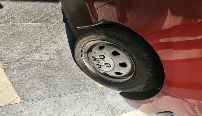 2009 Hyundai Santro Xing GLS, Petrol, Manual, 47,917 km, tyre