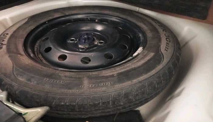 2018 Maruti Dzire VXI, Petrol, Manual, 51,419 km, tyre