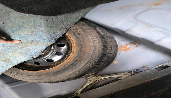 2009 Maruti Swift Dzire VXI 1.3, Petrol, Manual, 71,955 km, tyre