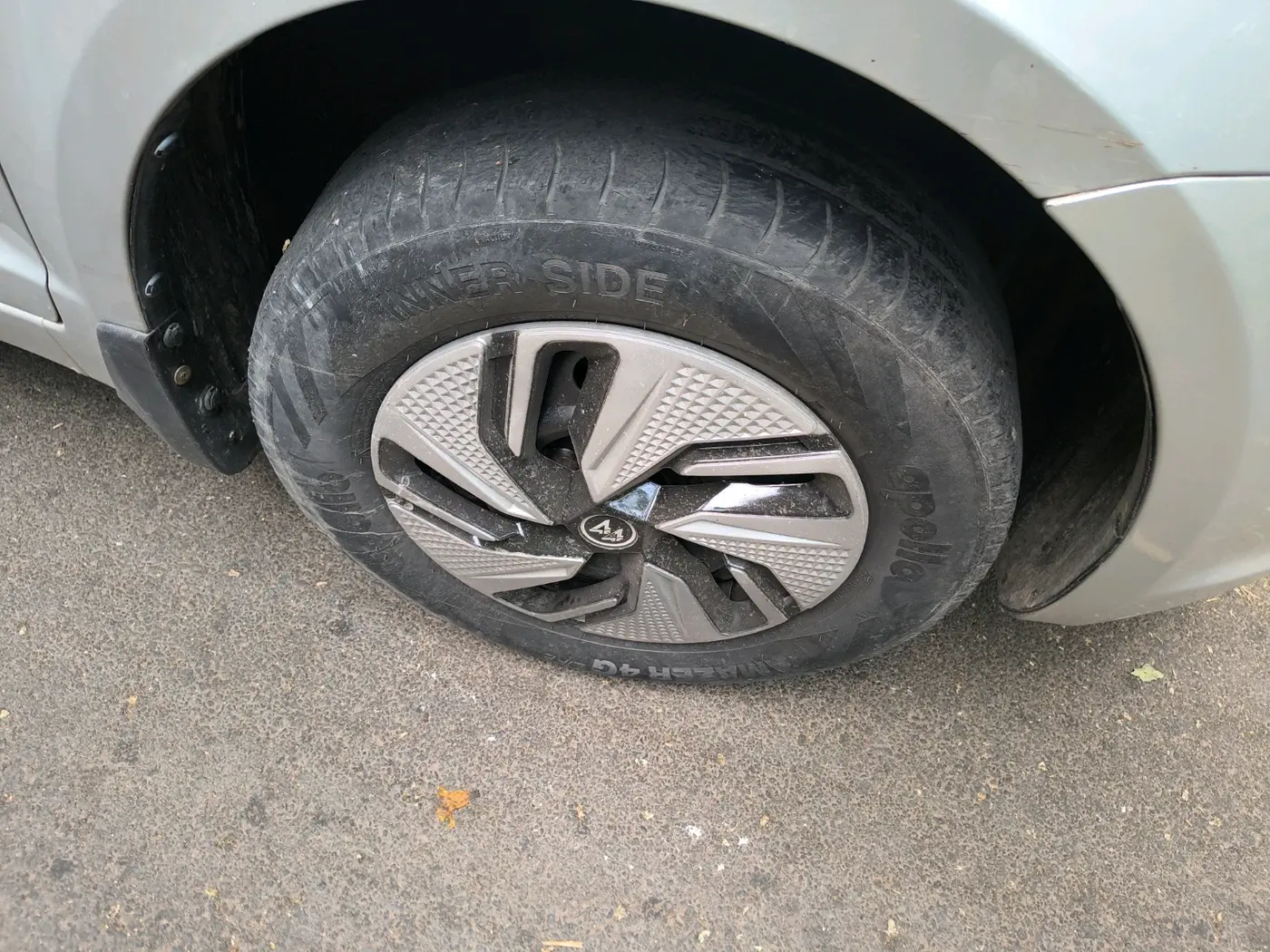 2009 Maruti Swift Dzire VXI 1.3, Petrol, Manual, 71,955 km, tyre