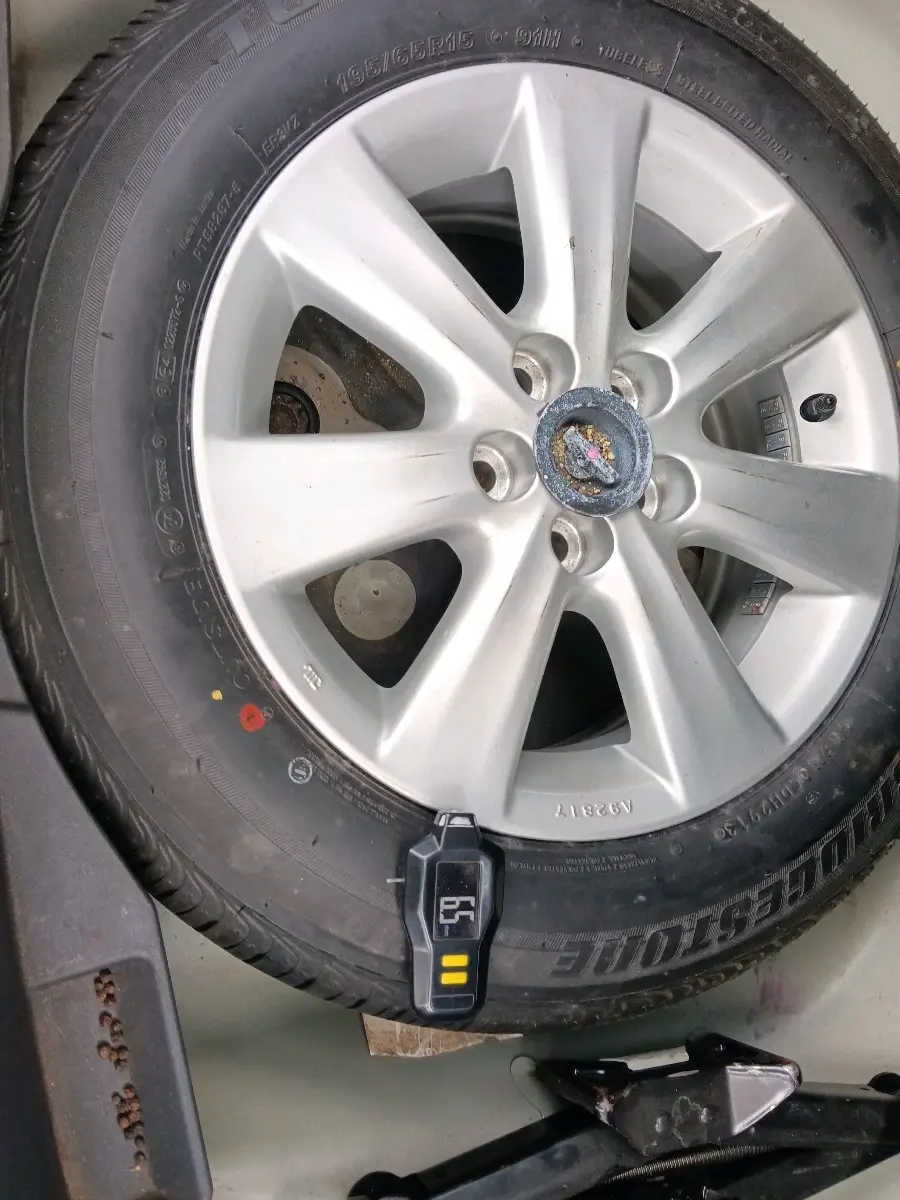 2013 Toyota Corolla Altis GL PETROL, Petrol, Manual, 85,690 km, tyre