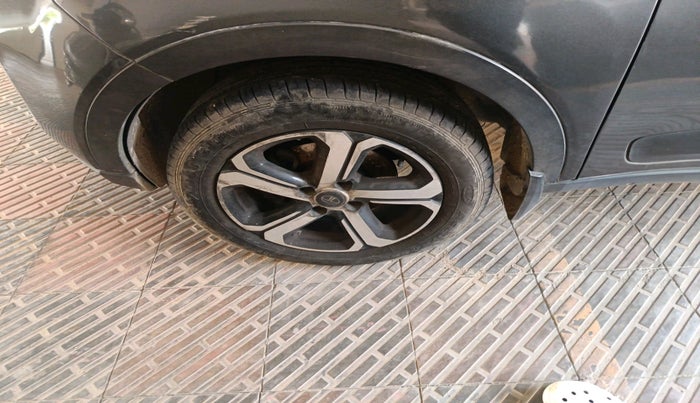 2023 Tata NEXON XMA PETROL, Petrol, Automatic, 51,119 km, tyre