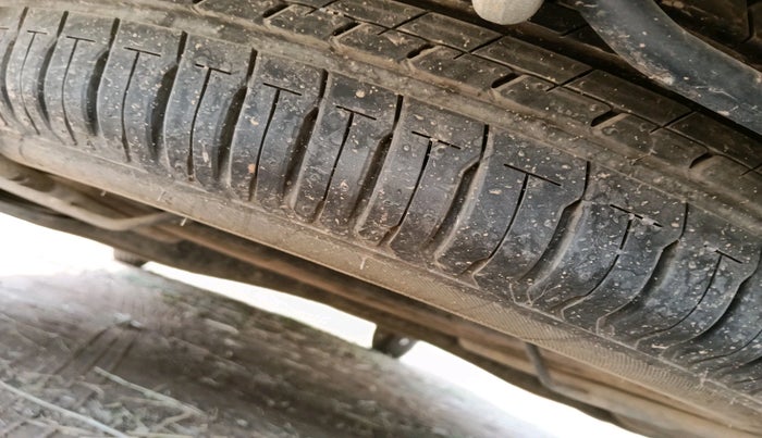 2023 Maruti Ertiga VXI CNG, CNG, Manual, 48,467 km, tyre