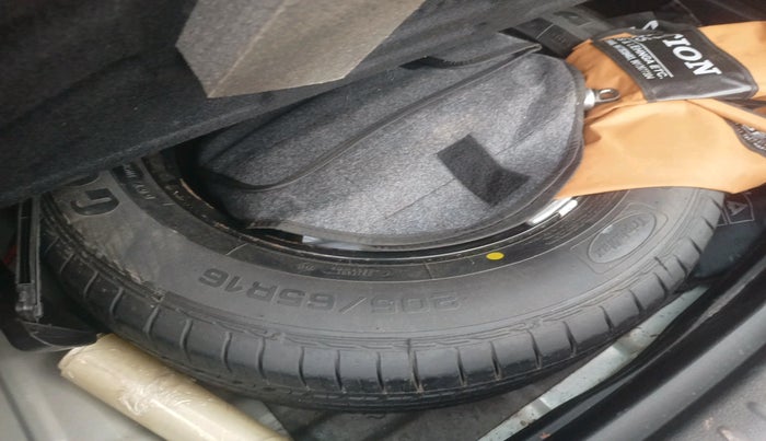 2022 KIA SELTOS HTK PLUS 1.5 IMT, Petrol, Manual, 36,082 km, tyre