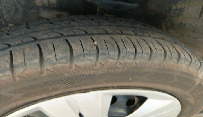 2011 Maruti Wagon R 1.0 VXI, Petrol, Manual, 86,283 km, tyre