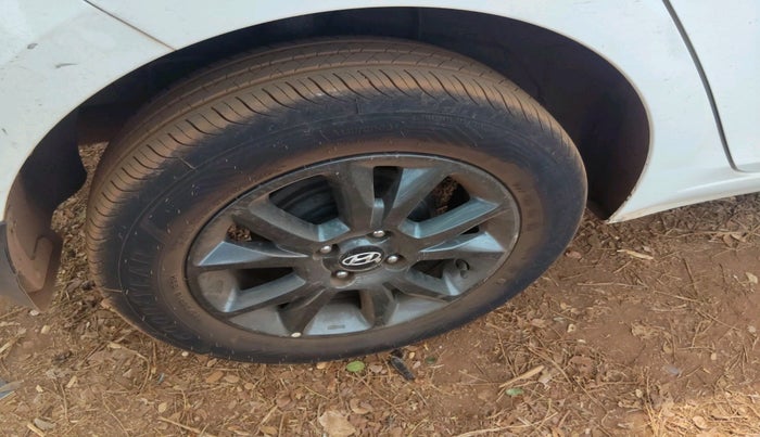 2019 Hyundai Elite i20 SPORTZ PLUS  1.2 CVT, Petrol, Automatic, 1,00,110 km, tyre