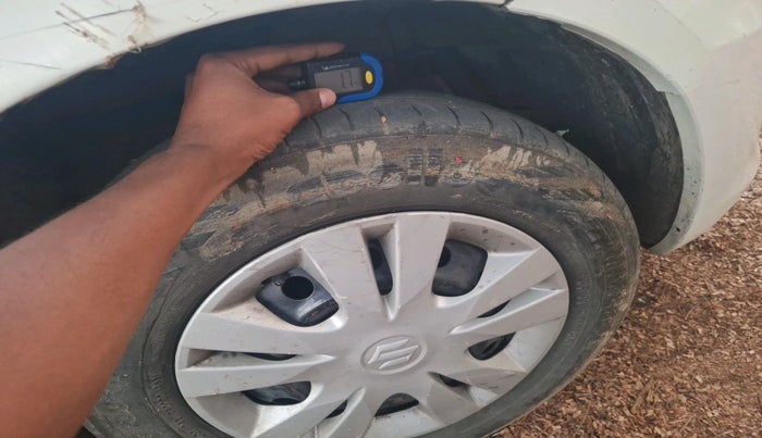 2014 Maruti Swift VXI, Petrol, Manual, 73,793 km, tyre