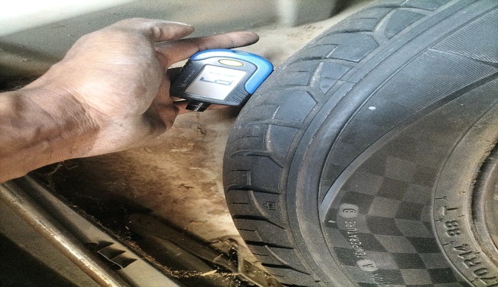 2011 Maruti Swift Dzire VXI, Petrol, Manual, 1,18,096 km, tyre