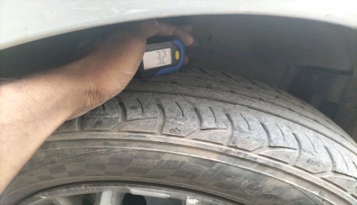 2011 Maruti Swift Dzire VXI, Petrol, Manual, 1,18,096 km, tyre