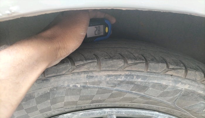 2011 Maruti Swift Dzire VXI, Petrol, Manual, 1,18,096 km, tyre