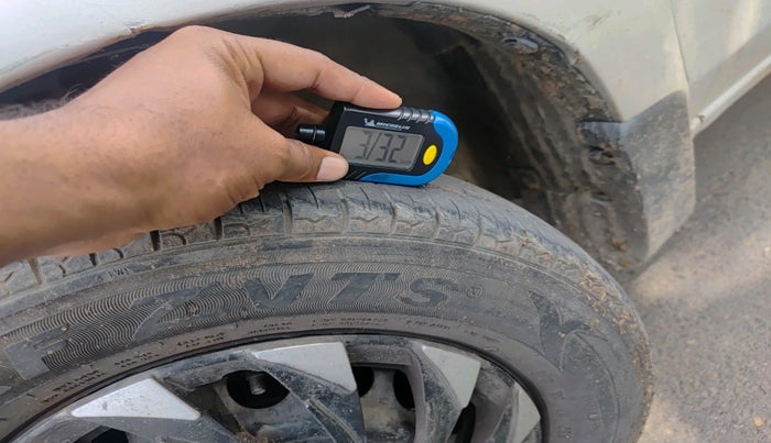 2016 Maruti Alto 800 LXI, Petrol, Manual, 74,996 km, tyre