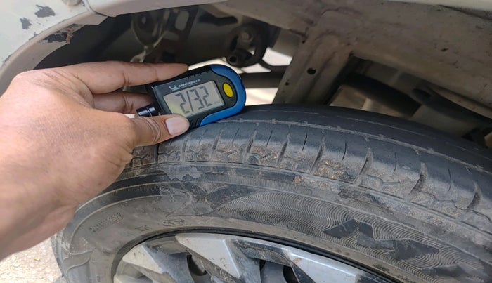 2016 Maruti Alto 800 LXI, Petrol, Manual, 74,996 km, tyre