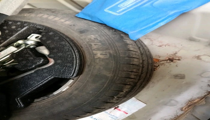 2015 Maruti Ciaz ZXI AT, Petrol, Automatic, 37,533 km, tyre