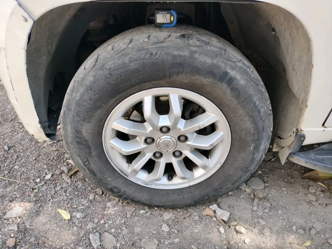 2016 Mahindra TUV300 T8, Diesel, Manual, 73,386 km, tyre
