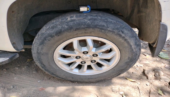 2016 Mahindra TUV300 T8, Diesel, Manual, 73,386 km, tyre