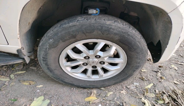 2016 Mahindra TUV300 T8, Diesel, Manual, 73,386 km, tyre