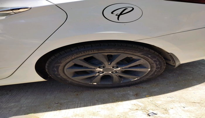 2015 Hyundai Verna FLUIDIC 4S 1.6 VTVT S(O), Petrol, Manual, 39,664 km, tyre