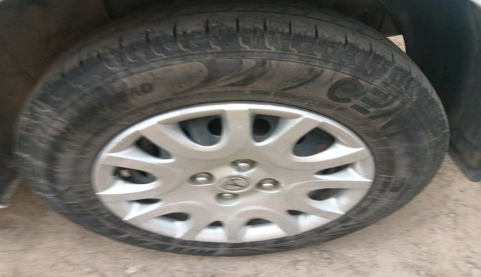 2016 Hyundai Elite i20 SPORTZ 1.4 CRDI, Diesel, Manual, 1,37,156 km, tyre