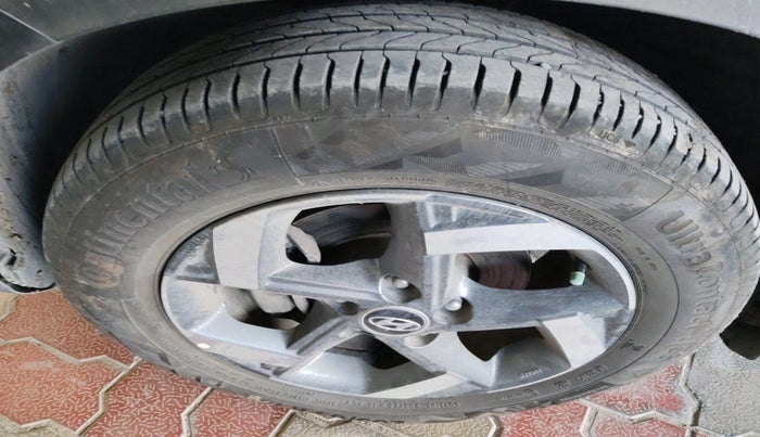 2019 Hyundai VENUE SX PLUS 1.0 TURBO DCT, Petrol, Automatic, 80,049 km, tyre