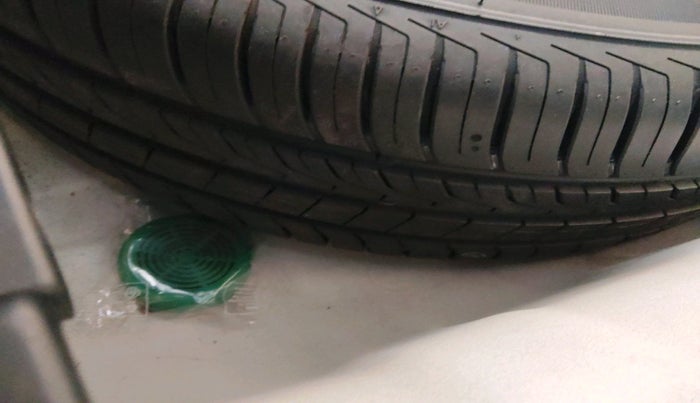 2019 Hyundai VENUE SX PLUS 1.0 TURBO DCT, Petrol, Automatic, 80,049 km, tyre