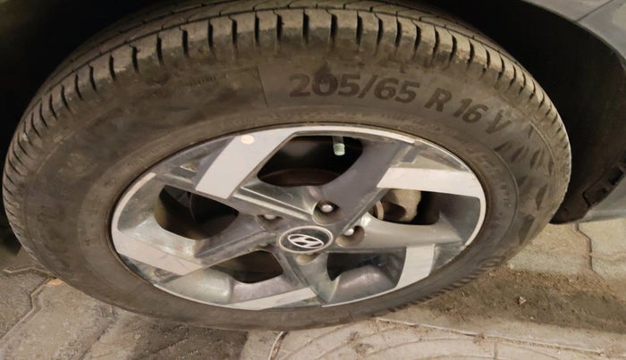 2019 Hyundai VENUE SX PLUS 1.0 TURBO DCT, Petrol, Automatic, 80,049 km, tyre