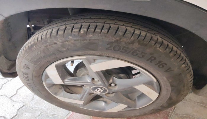 2019 Hyundai VENUE SX PLUS 1.0 TURBO DCT, Petrol, Automatic, 80,049 km, tyre