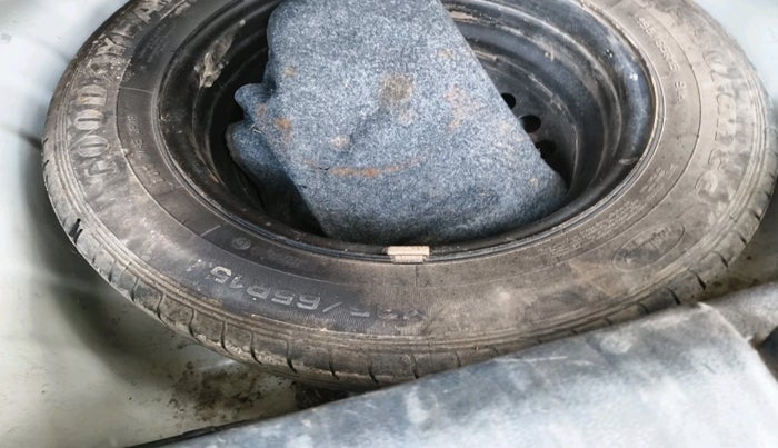 2021 KIA SONET HTE 1.5, Diesel, Manual, 84,454 km, tyre