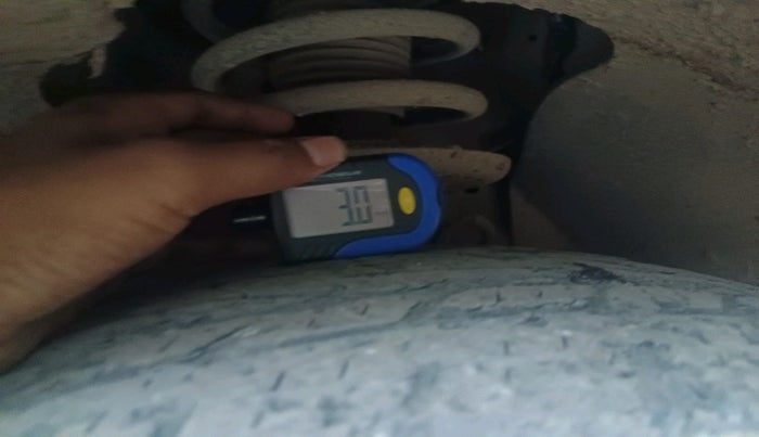 2017 Mahindra XUV500 W10 1.99, Diesel, Manual, 1,45,145 km, tyre