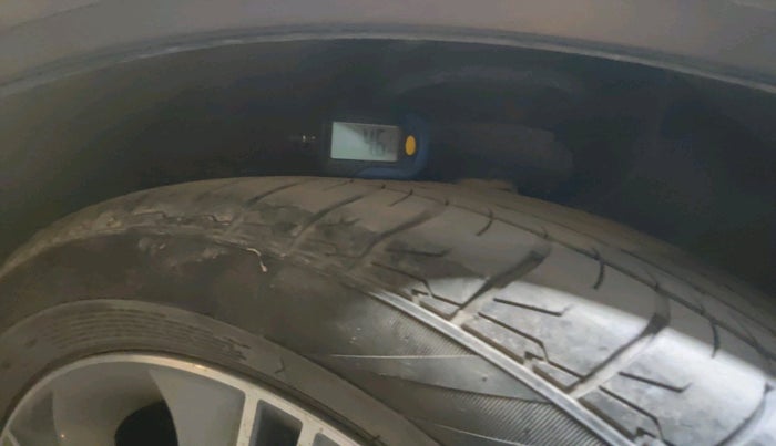 2016 Hyundai Creta SX PLUS 1.6 PETROL, Petrol, Manual, 58,958 km, tyre