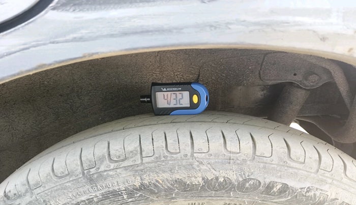 2016 Maruti Wagon R 1.0 LXI CNG, CNG, Manual, 1,13,301 km, tyre