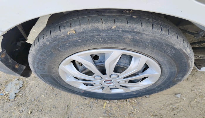 2020 Maruti Alto LXI, Petrol, Manual, 61,766 km, tyre