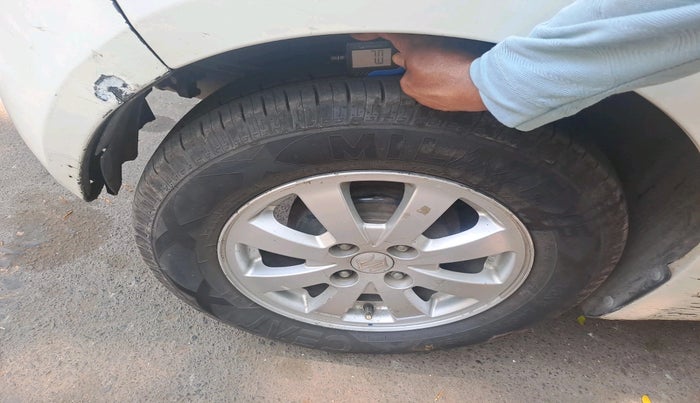 2010 Maruti Swift ZXI, Petrol, Manual, 1,20,986 km, tyre