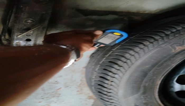 2012 Ford Fiesta Classic CLXI 1.4 DIESEL, Diesel, Manual, 1,55,911 km, tyre