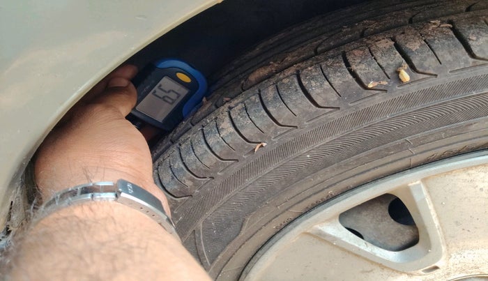 2012 Ford Fiesta Classic CLXI 1.4 DIESEL, Diesel, Manual, 1,55,911 km, tyre