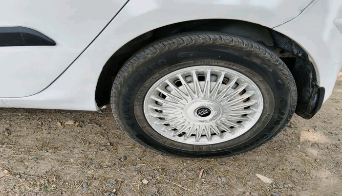 2013 Hyundai i10 MAGNA 1.1 LPG, Petrol, Manual, 57,864 km, tyre