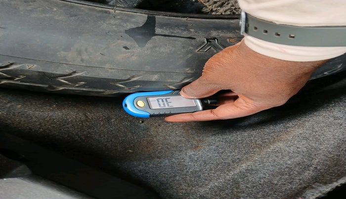 2010 Mercedes Benz GL Class 350 CDI BLUE EFFICIENCY, Diesel, Automatic, 1,55,898 km, tyre