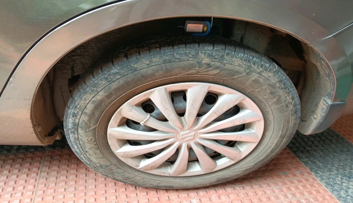 2015 Maruti Swift Dzire VDI, Diesel, Manual, 81,319 km, tyre
