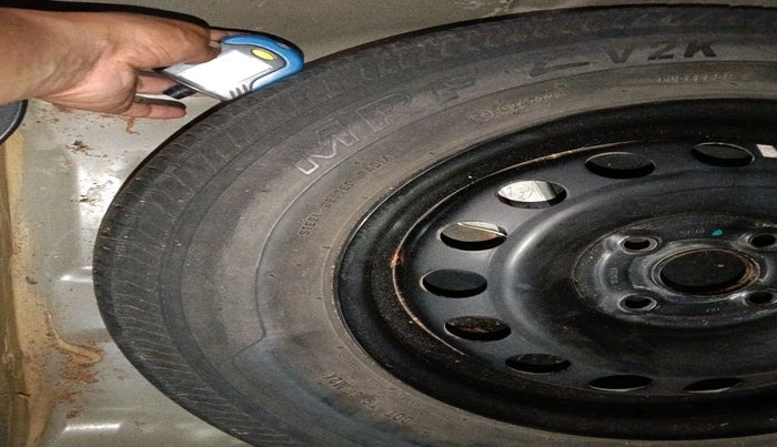 2015 Maruti Swift Dzire VDI, Diesel, Manual, 81,319 km, tyre