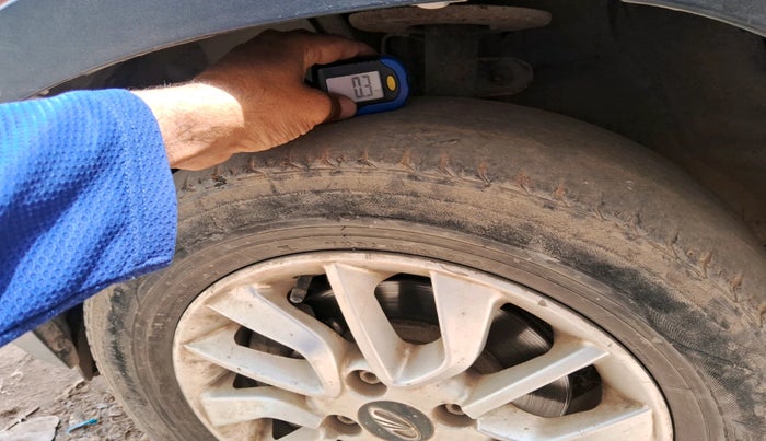 2016 Mahindra Kuv100 K8 D 6 STR, Diesel, Manual, 59,056 km, tyre