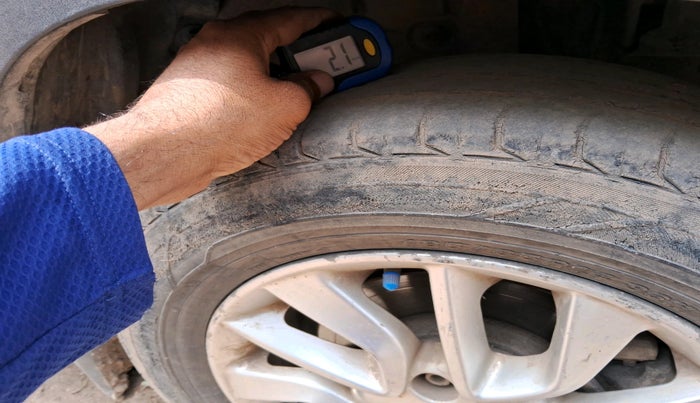 2016 Mahindra Kuv100 K8 D 6 STR, Diesel, Manual, 59,056 km, tyre