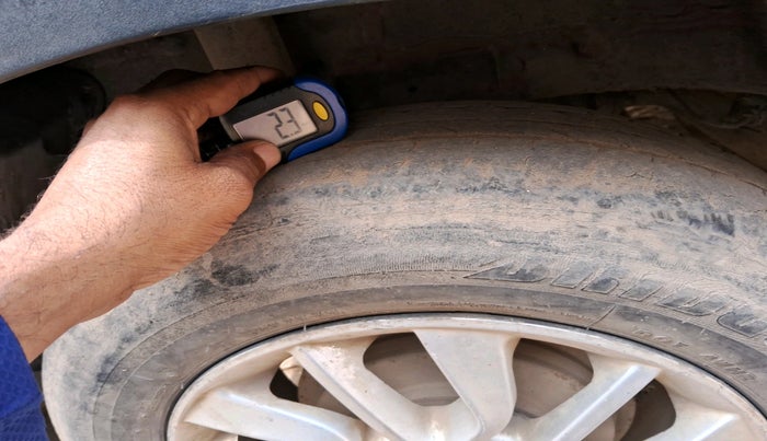 2016 Mahindra Kuv100 K8 D 6 STR, Diesel, Manual, 59,056 km, tyre