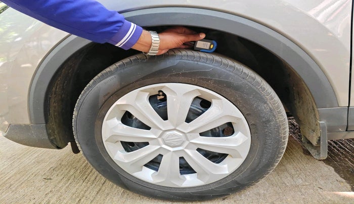 2025 MG ASTOR Sprint 1.5 MT (Ivory), Petrol, Manual, 10,171 km, tyre