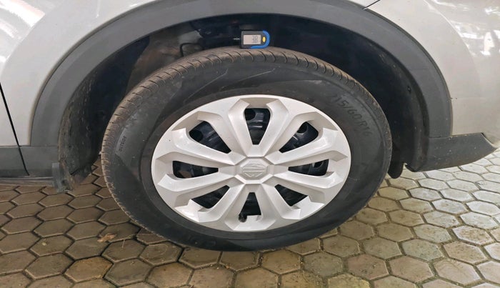 2025 MG ASTOR Sprint 1.5 MT (Ivory), Petrol, Manual, 10,171 km, tyre