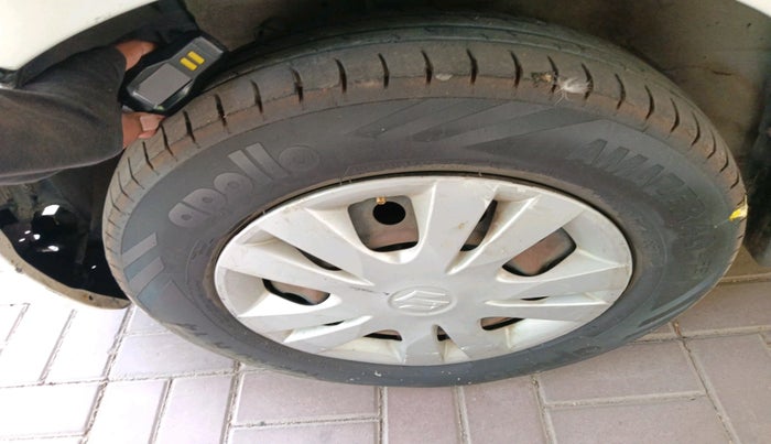 2013 Maruti Swift Dzire VXI, Petrol, Manual, 97,783 km, tyre