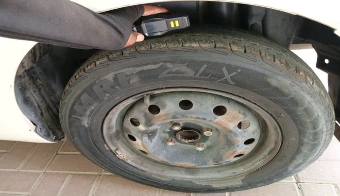 2013 Maruti Swift Dzire VXI, Petrol, Manual, 97,783 km, tyre