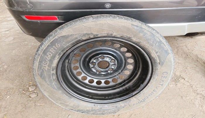 2018 Maruti Vitara Brezza ZDI PLUS AMT, Diesel, Automatic, 1,20,321 km, tyre