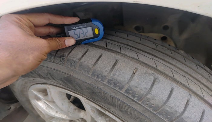 2014 Ford Ecosport TITANIUM 1.0L ECOBOOST, Petrol, Manual, 80,972 km, tyre