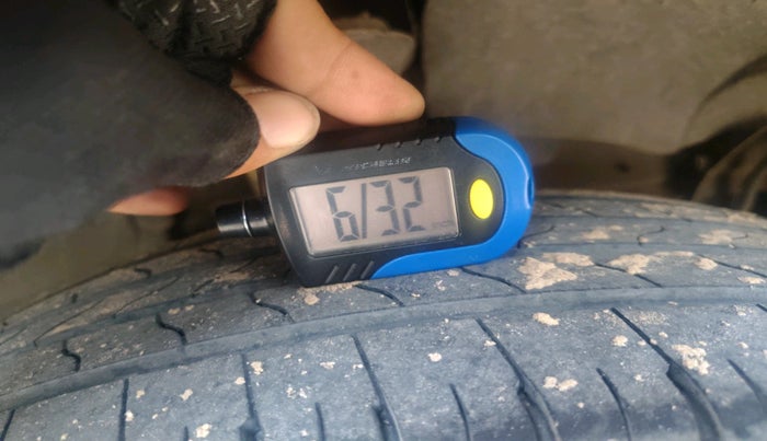 2016 Nissan Terrano XL (D), Diesel, Manual, 1,58,867 km, tyre