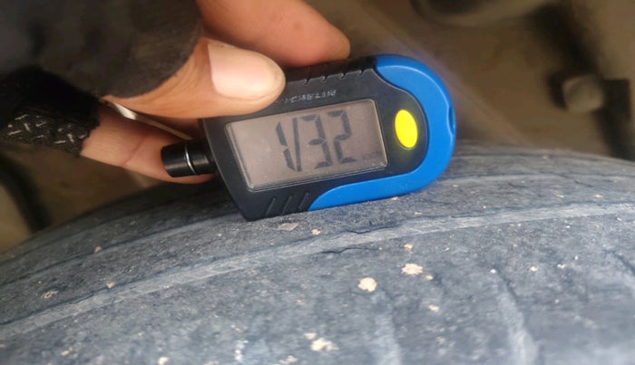 2016 Nissan Terrano XL (D), Diesel, Manual, 1,58,867 km, tyre