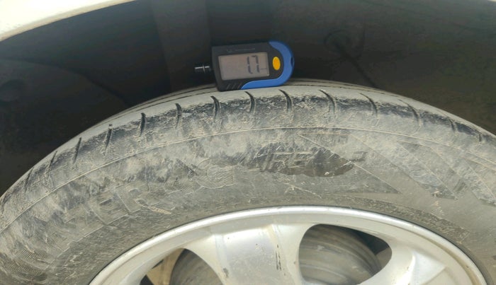 2010 Hyundai Verna TRANSFORM 1.5 SX CRDI, Diesel, Manual, 1,46,783 km, tyre